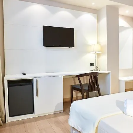 Ferretti Majestichouse 4* 卡斯泰内多洛