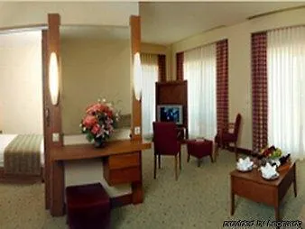 酒店 Ferretti Majestichouse 4*